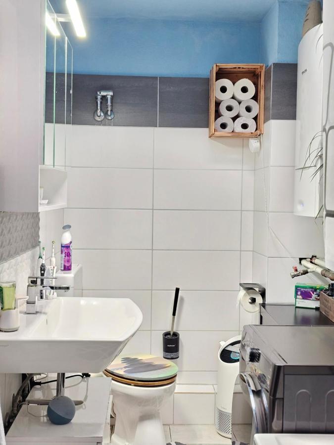 Doppelzimmer 1 I Geteiltes Bad & Kueche I Mit Dem Zug Nur 4 Min Bis Zum Hauptbahnhof Φράιμπουργκ Εξωτερικό φωτογραφία