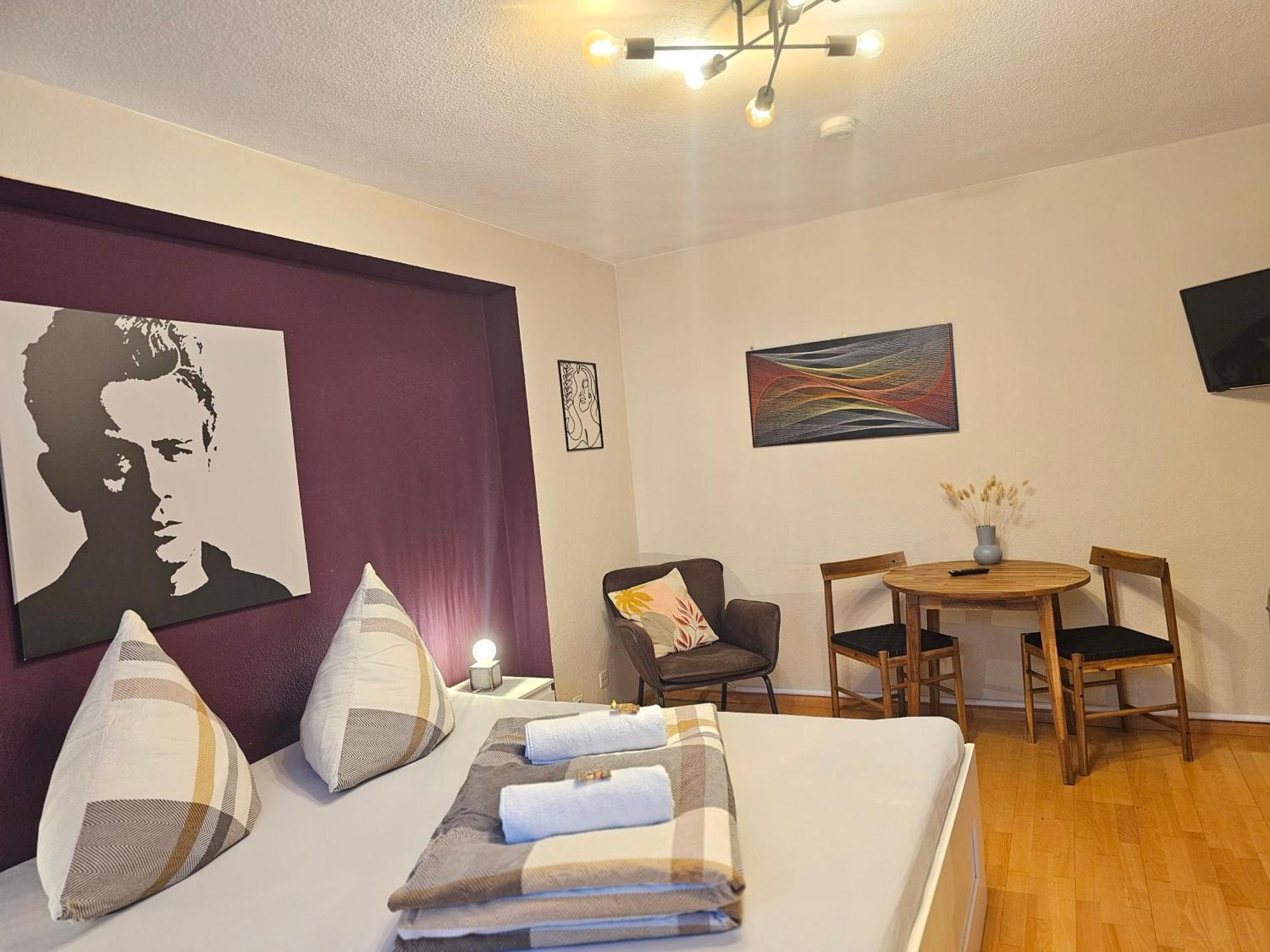 Doppelzimmer 1 I Geteiltes Bad & Kueche I Mit Dem Zug Nur 4 Min Bis Zum Hauptbahnhof Φράιμπουργκ Εξωτερικό φωτογραφία