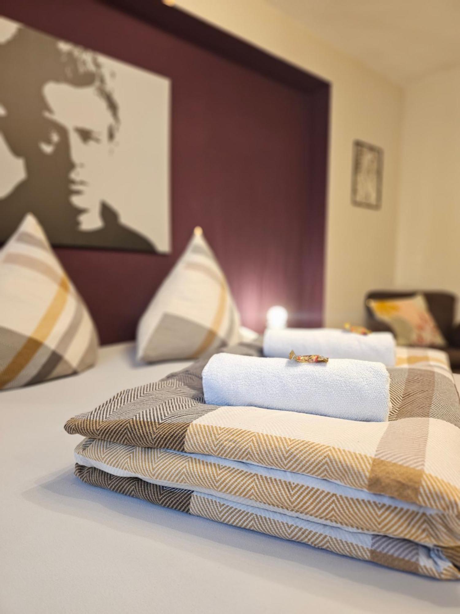 Doppelzimmer 1 I Geteiltes Bad & Kueche I Mit Dem Zug Nur 4 Min Bis Zum Hauptbahnhof Φράιμπουργκ Εξωτερικό φωτογραφία